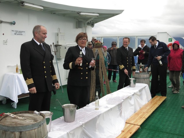 Hurtigruten_2015-06-20_10-37-1